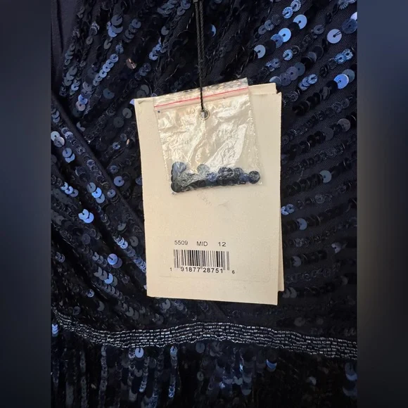 MAC DUGGAL 5509 DRESS size 12 sequin gown - Picture 6 of 9